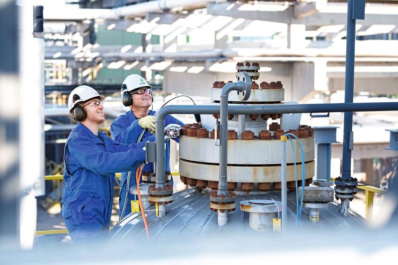 Bilfinger ist auch in der Instandhaltungsbranche erfolgreich – zum Beispiel in den Branchen Chemie und Petrochemie. Konjunkturelle Herausforderungen erhöhen die Nachfrage nach einer Predictive Maintenance. (Bild: Quelle: Bilfinger)