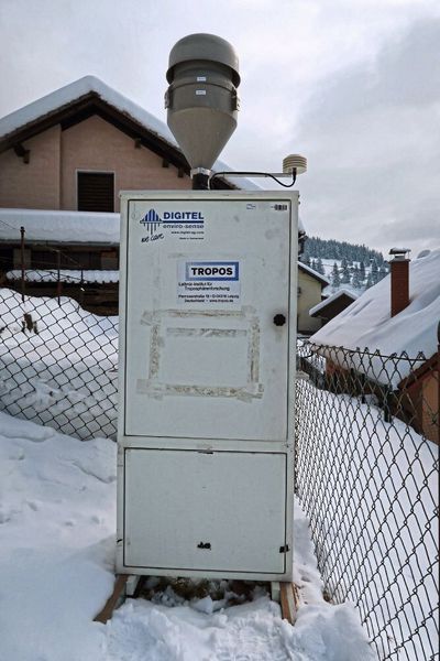 PM10-Messungen im Dorf Retje in Südslowenien (Bild: Kristina Glojek, Universität von Nova Gorica)