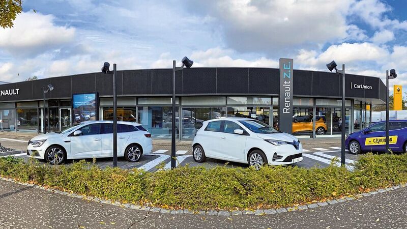 Car Union hat bereits den größten Teil der Renault- und Dacia-Standorte auf die neue Außen-CI umgerüstet, der Betrieb im sächsischen Markkleeberg (im Bild) ist einer davon. 2020 kam mit Jena nicht nur ein neuer Standort sondern mit Jeep in Suhl auch das mittlerweile achte Fabrikat zu der Autohaus-Gruppe hinzu. (Car Union)