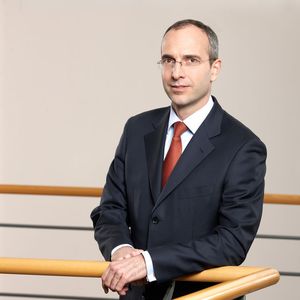 „Wir erneuern im Schnitt unsere Großrechner alle vier Jahre und überspringen damit meist genau eine Rechnergeneration“, sagt Alexander Lichtenberg, IT-Vorstand bei Schwäbisch Hall. (Archiv: Vogel Business Media)