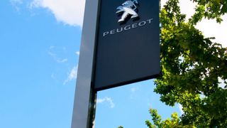 Peugeot Deutschland hat die Kommunikation zur Spitze des Peugeot-Partner-Verbands eingestellt. (Archiv)