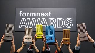 So sehen die Awards aus, die die Mesago Messe Frankfurt im Rahmen der Formnext vergeben wird. Es handelt sich, wie man sieht, um sechs Kategorien, für die jetzt jeweils mindestens drei Finalisten feststehen. Lesen Sie hier, wer die jeweilige Jury von sich überzeugen konnte ... (Bild: Mesago / M. Jacquemin)
