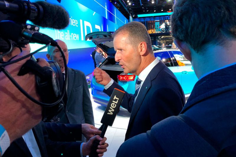 Für Volkswagen-Chef Herbert Diess ist der ID 3 „mehr als ein neues Modell“. (Seyerlein/»kfz-betrieb«)