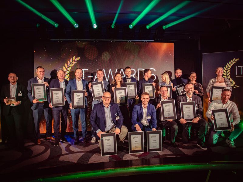 So sehen Sieger aus! Herzlichen Glückwunsch an die Gewinnerunternehmen der BigData-Insider Readers' Choice Awards 2022! (Bild: krassevideos.de / VIT)