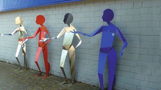 Die „Blechmänner“ stehen bei Wieneke parat und empfangen die Besucher des Unternehmens. Bild: Kuhn (Archiv: Vogel Business Media)