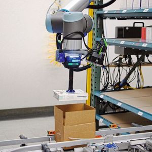 Der Picobot-Greifer zeigt das Vakuumniveau an, mit dem der Gegenstand gehandhabt wird.