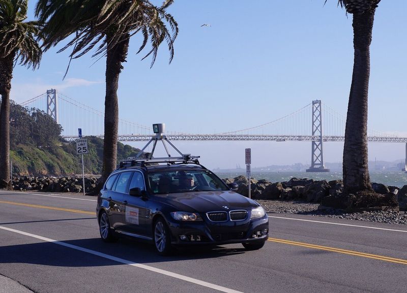 Sowohl in den USA als auch in Deutschland testet Bosch seit Anfang 2013 das automatisierte Fahren mit Erprobungsfahrzeugen im öffentlichen Straßenverkehr. Mehrere tausend Testkilometer sind auf diese Weise schon zusammengekommen. (Bosch)