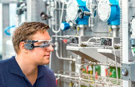 Ab Herbst 2018 werden Smart Glasses Teil des Lewa-Servicekonzeptes sein, um noch besseren und schnelleren Service anbieten zu können. (Lewa GmbH)