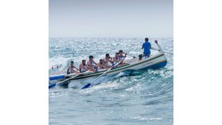 Gemeinsam in einem Boot: Bei Citizen-assisted Development sollen Fachabteilungen gemeinsam mit der IT neue Anwendungen entwickeln. So sollen die Lösungen auf die Bedürfnisse der Nutzer abgestimmt und gleichzeitig skalierbar sein. (Bild: gemeinfrei // Unsplash)