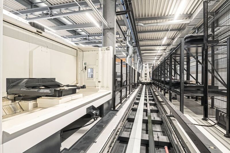 Bis zu 20 Paletten finden in dem LPP 5000 Platz. (Bild: DMG Mori)