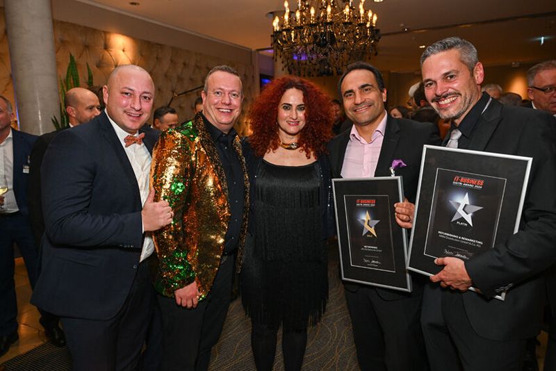 So sehen Sieger aus: (v. l.) Marco Kuhn (bb-net), Ralf Schweitzer (GSD), Manuel Lumpp (Jacob) und Christian Bedel (MRM). (Bild: Hannes Magerstädt)