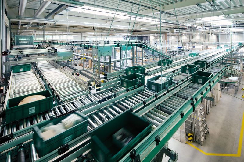 Hochautomatisiert, damit eine tagfertige Auslieferung möglich ist. (Brütsch/Rüegger)