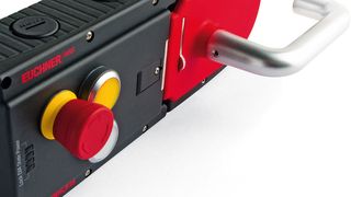 Das Sicherheitssystem MGB ist eine praxisnahe Umsetzung der Norm und bietet ein rund um sorglos Paket für die Absicherung einer Schutztüre. (Bild: Euchner)