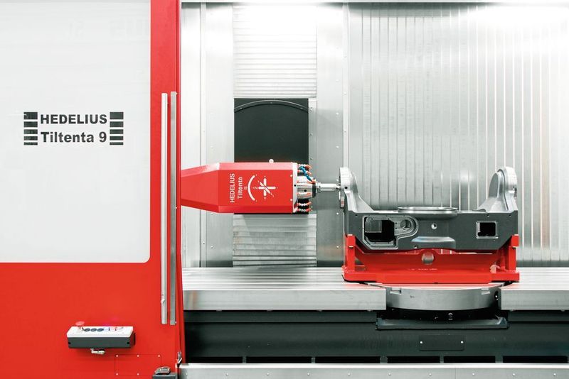 Der integrierte Rundtisch der T9-2600 von Hedelius kann mit bis zu 1800 kg Aufspanngewicht belastet werden und verfügt über einen Störkreis von 1250 mm. (Hedelius)