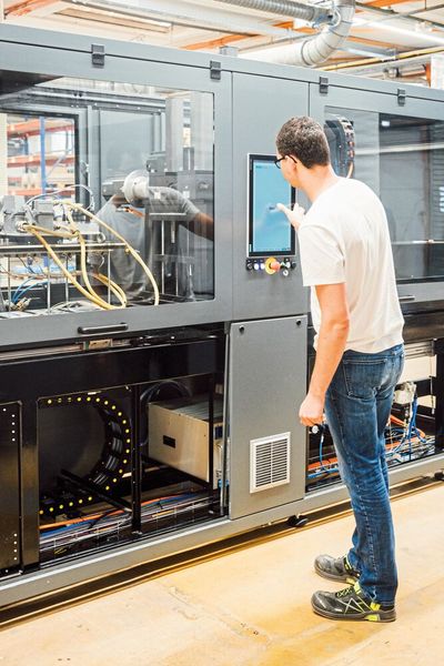 Der Pull Cube bietet durch sein geschlossenes System Sicherheit sowie eine einfache Bedienung durch ein Touch-Steuerpanel. (Bild: Lapp/Martin Steger Fotografie)