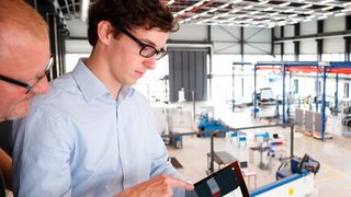 In der Demofabrik am WZL in Aachen können Unternehmen produktionssystematische Fragestellungen in einem realen Betrieb untersuchen. (Bild: Eventfotograf / JRF)