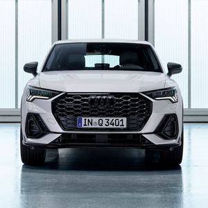 (Audi)