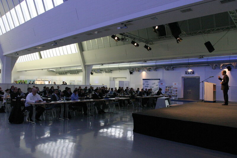 Rund 100 Teilnehmer informierten sich am 7. Oktober im Rahmen des 2. Würzburger E-Class-Kongresses über modernes Produktdatenmanagement mit E-Class.  Bild: Schreier (Archiv: Vogel Business Media)