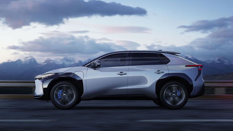 Ab sofort können Interessierte das Kompakt-SUV über die Internetseite des Herstellers kostenlos reservieren. (Bild: Toyota)