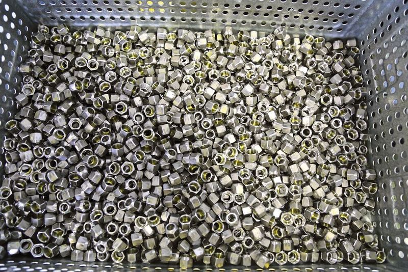 Incroyable : Pas moins de 250'000 composants quittent l'usine Aignep chaque jour. (Matthias Böhm)