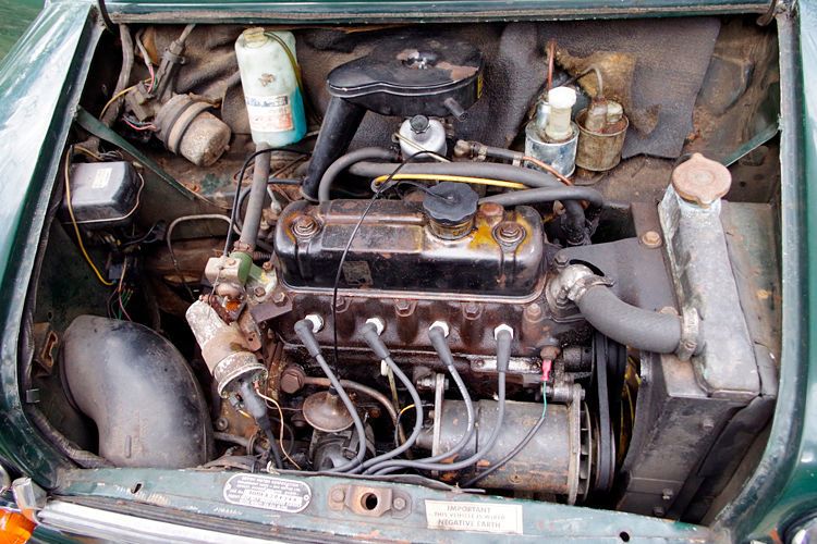 Für den kleinen Mini reichen 25 kW/34 PS, um angemessen unterwegs zu sein, ... (Foto: Patrick Broich/SP-X)