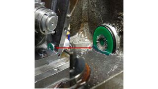 Getriebe mit eingebautem Verschleißsensor Opcom Ferros und angelagerten Partikeln. (Argo-Hytos GmbH)