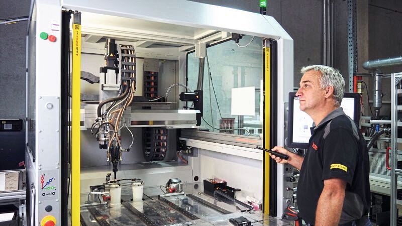 Regelmässige Gefährdungsbeurteilungen spielen eine Schlüsselrolle für lückenlose Sicherheit an Maschinen und Anlagen. (Bild: Leuze)