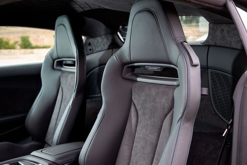 Im Interieur gibt es nur geringfügige Änderungen, und zwar vor allem im Bereich Farben und Stoffe. (Bild: Audi)