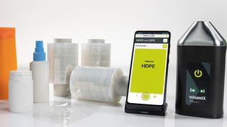 Kein Zweifel mehr! Trinamix bietet jetzt eine mobile NIR-Spektroskopie, mit der HDPE und LDPE schnell unterscheidbar werden. Auch das Verhältnis von PP zu PE im Rohstoffmix wird erkannt. (BASF)
