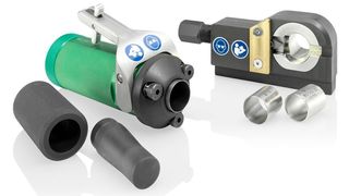 Das neue Spezialwerkzeugset erleichtert das Erneuern des Hülsensprengrings. (Bosch)