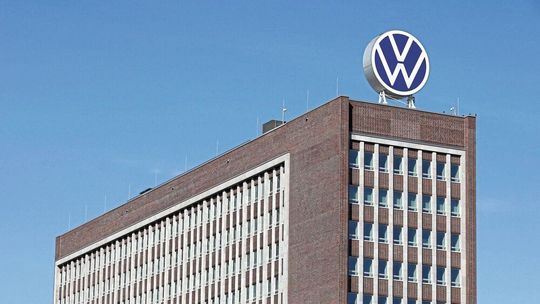 Laut IG Metall sollen die Gehälter bei VW bis 2030 eingefroren werden.(Bild:  Volkswagen AG)