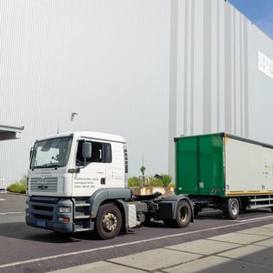 Das Logistik-Zentrum von Infraserv Logistics ist ein vollautomatisiertes Hochregallager mit 70.000 Palettenlagerplätzen.
