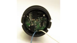 Die Topologie der Treiberbausteine: In Hinblick auf die Abmessungen von LED-Treiberkomponenten bieten 5-W-B10 und 7-W -A19-LED-Lampen nur wenig Platz für den Treiber. (Power Integrations)