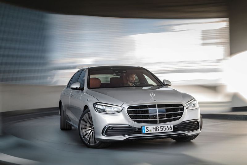 Die Mercedes S-Klasse startet mit dem Basisdiesel bei 93.000 Euro.