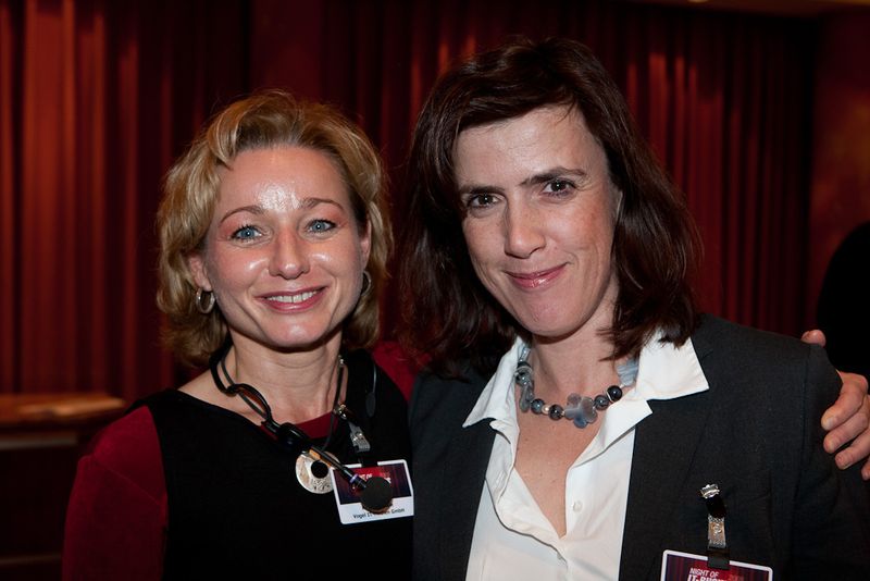 Regina Böckle (IT-BUSINESS) mit Simone Frömming (Tech Data) (Archiv: Vogel Business Media)