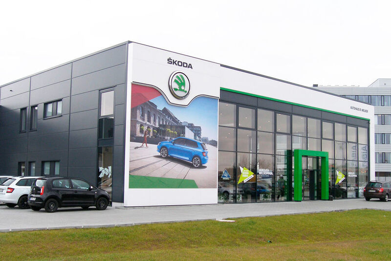 Vorzeigeobjekt: Direkt neben der Deutschlandzentrale des Importeurs in Weiterstadt steht Skoda Welker. Das Autohaus hat als eines der ersten die Skoda-CI umgesetzt. (Skoda)