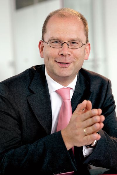 „Intelligente Zähler sollen später auch auf die Gas-, Fernwärme- und Wasserverbräuche angewandt werden“, betont Carsten Liedtke, Vorstand der SWK Stadtwerke Krefeld AG, die perspektivische Auslegung.Bild: SWK Stadtwerke Krefeld (Archiv: Vogel Business Media)