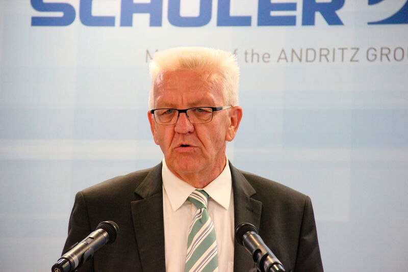 „Es ist heute nicht mehr selbstverständlich, dass Sie ein klares Signal für den Standort geben“, sagte Baden-Württembergs Ministerpräsident Winfried Kretschmann an die Adresse von Schuler. (Itasse)