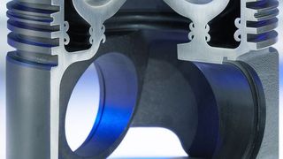 Der Monosteel® Kolben verfügt über einen großen, geschlossenen Kanal mit sehr guter Kühlung von Muldenrand und Ringnut, welche die Verformung des Kolbenbodens minimiert und die strukturelle Festigkeit verbessert. (Bild: Federal Mogul)