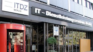 Das IT-Dienstleistungszentrum Berlin (ITDZ Berlin) ist der zentrale Lösungsanbieter für das Land Berlin und ermöglicht der Berliner Verwaltung den Einsatz effizienter Services für die Bürger (ITDZ Berlin)