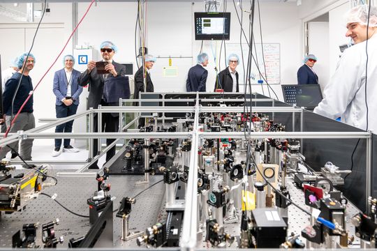 Visite guidée lors de l'inauguration du nouveau bâtiment du département de physique de l'université technique de Munich (TUM), le 22 octobre 2026, sur le campus de Garching.(Bild:  Astrid Eckert / TUM)
