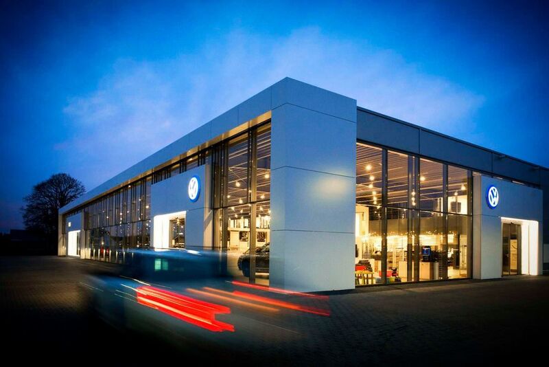 In der aktuellen VW-CI ist der Neubau der Auto-Zentrale Thiel in Rheda-Wiedenbrück errichtet. (Thiel)