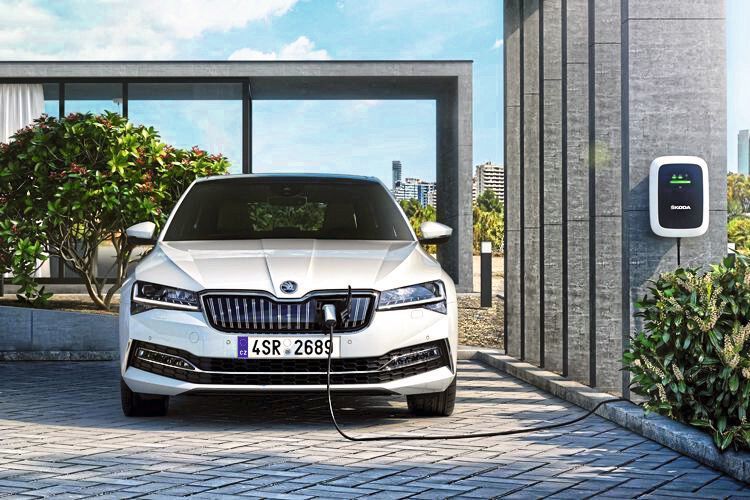 ...und als Plug-in-Hybrid-Variante geben wird. (Skoda)