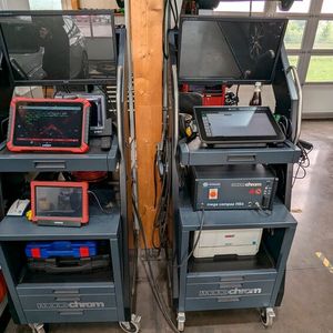 Auf einem Bein sollte man nicht stehen. Besser sind zwei oder noch mehr, zumindest in Sachen Diagnose. Kfz-Hager setzt hier vor allem auf die Marken Hella Gutmann und Launch und auf jeweils zwei Tester.(Bild:  Dominsky – VCG)