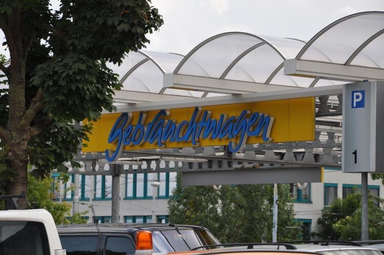 Für „Autos von der Stange“ hat der regionale Markt Priorität, für ausgefallene Gebrauchtwagen hat sich das Internet als Absatzkanal aber sehr bewährt. (Foto: Richter)