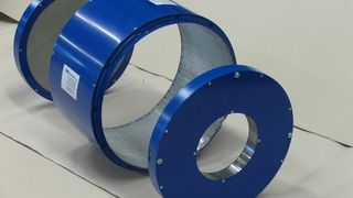 Ein Beispiel für den Einsatz eines Gewebeabsorbers als partielle Schallkapselung für Elektromotoren, die eine Schalldämpfung von etwa 20 dB erreicht. (Bild: Härle Produktentwicklung)