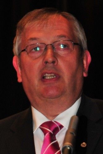 Karl Heinz Bley, Präsident des Kfz-Gewerbes Niedersachsen-Bremen, freute sich, „bei diesem Branchen-Highlight dabeizusein.“ (Foto: Büttner)