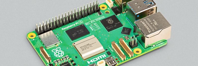 Der neue Raspberry Pi 5 ist an den MIPI-Kamera-Schnittstellen und der fehlenden Audiobuchse erkennbar. An deren Stelle sitzt jetzt ein vierpoliger Power-over-Ethernet-Anschluss.(Bild:  Raspberry Pi Foundation)
