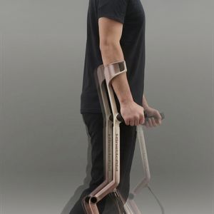 The spring characteristics of the crutch can be individually and modularly adjusted to suit the specific recovery process. In the early stages, using multiple springs provides greater energy return and stability. As recovery progresses, using fewer springs reduces the spring force.(Source:  Leon Kast)