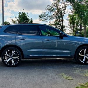 Auch neue Felgen und Lackierungen hat Volvo seinem Bestseller gegönnt.(Bild:  Mauritz/»kfz-betrieb«)